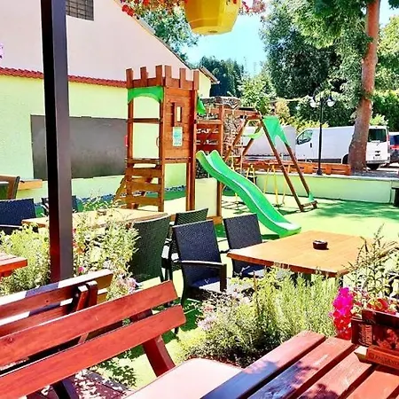 Goldenes Schiff Grimma