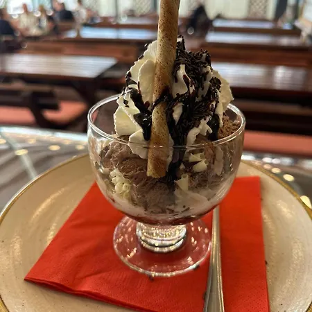 Goldenes Schiff 호텔