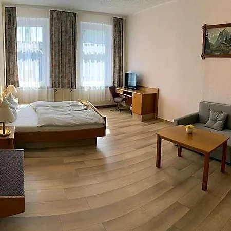 Hotel Goldenes Schiff 2*
