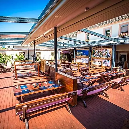Hotel Goldenes Schiff 2*